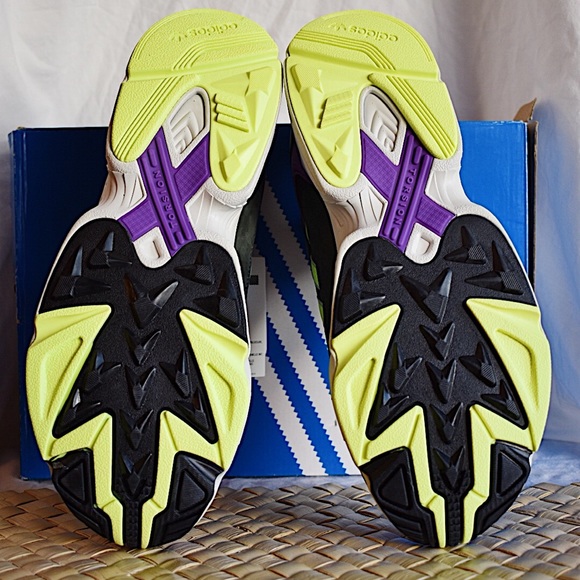 🚨SOLD🚨NEW Adidas Yung-1 - Picture 6 of 8